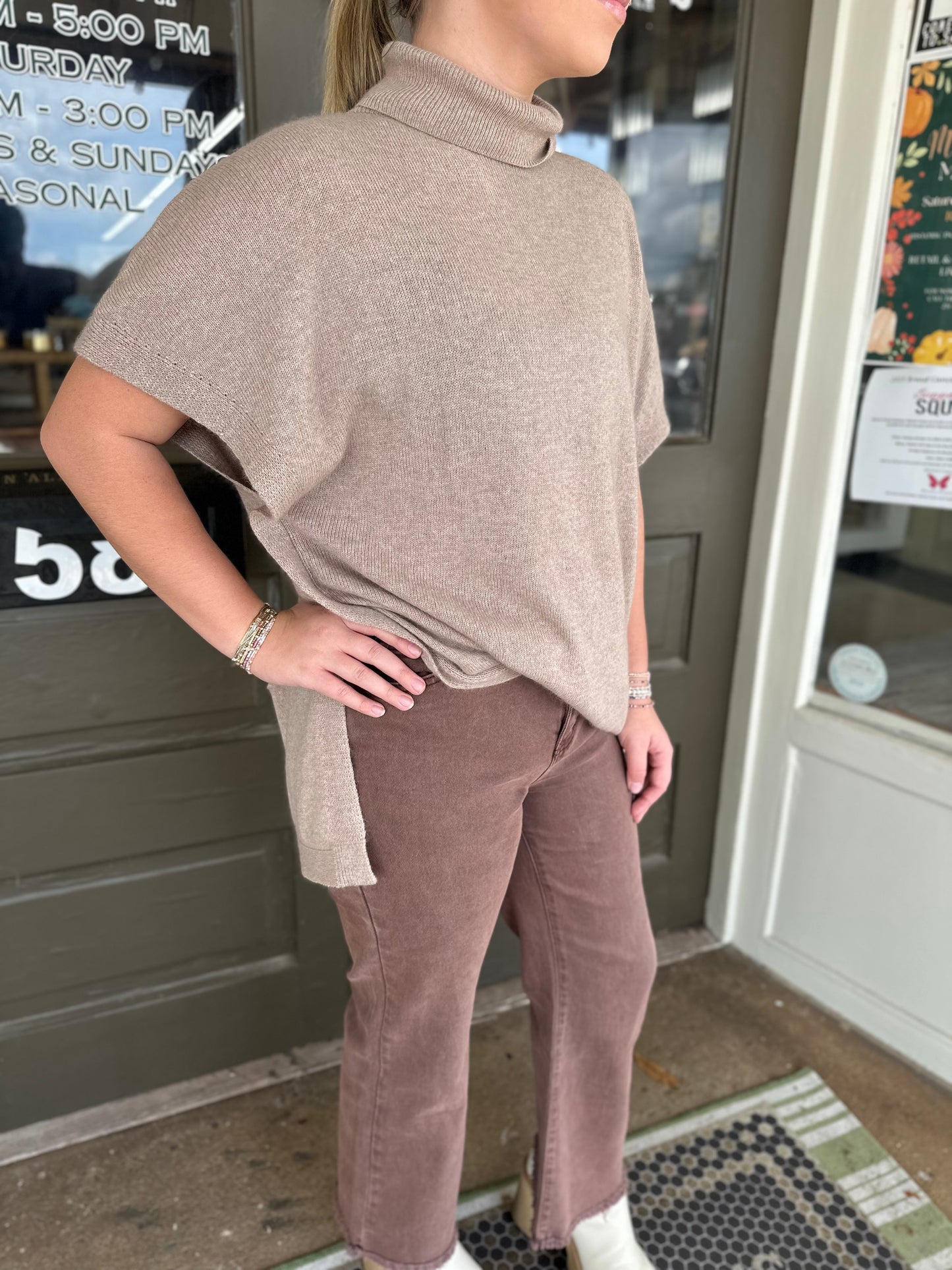 Casual Frayed Hem Pants in Brown