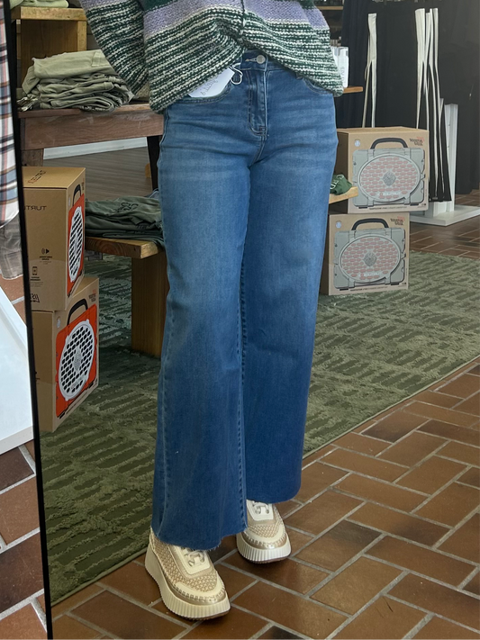 Clean Cut Crop Jeans