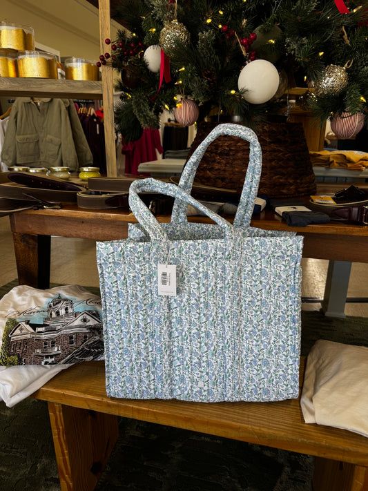 TRVL Quilted Go Go Tote in Hamptons Floral