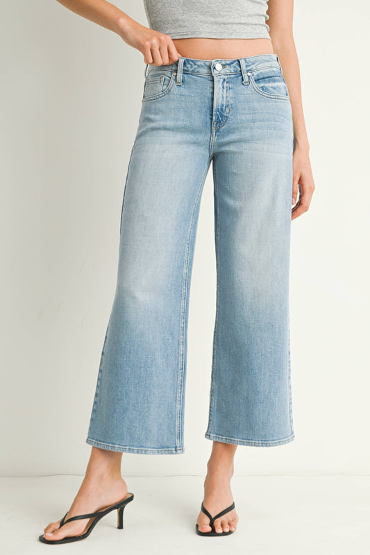 Mid Rise Slim Wide Leg Jeans - Light Wash