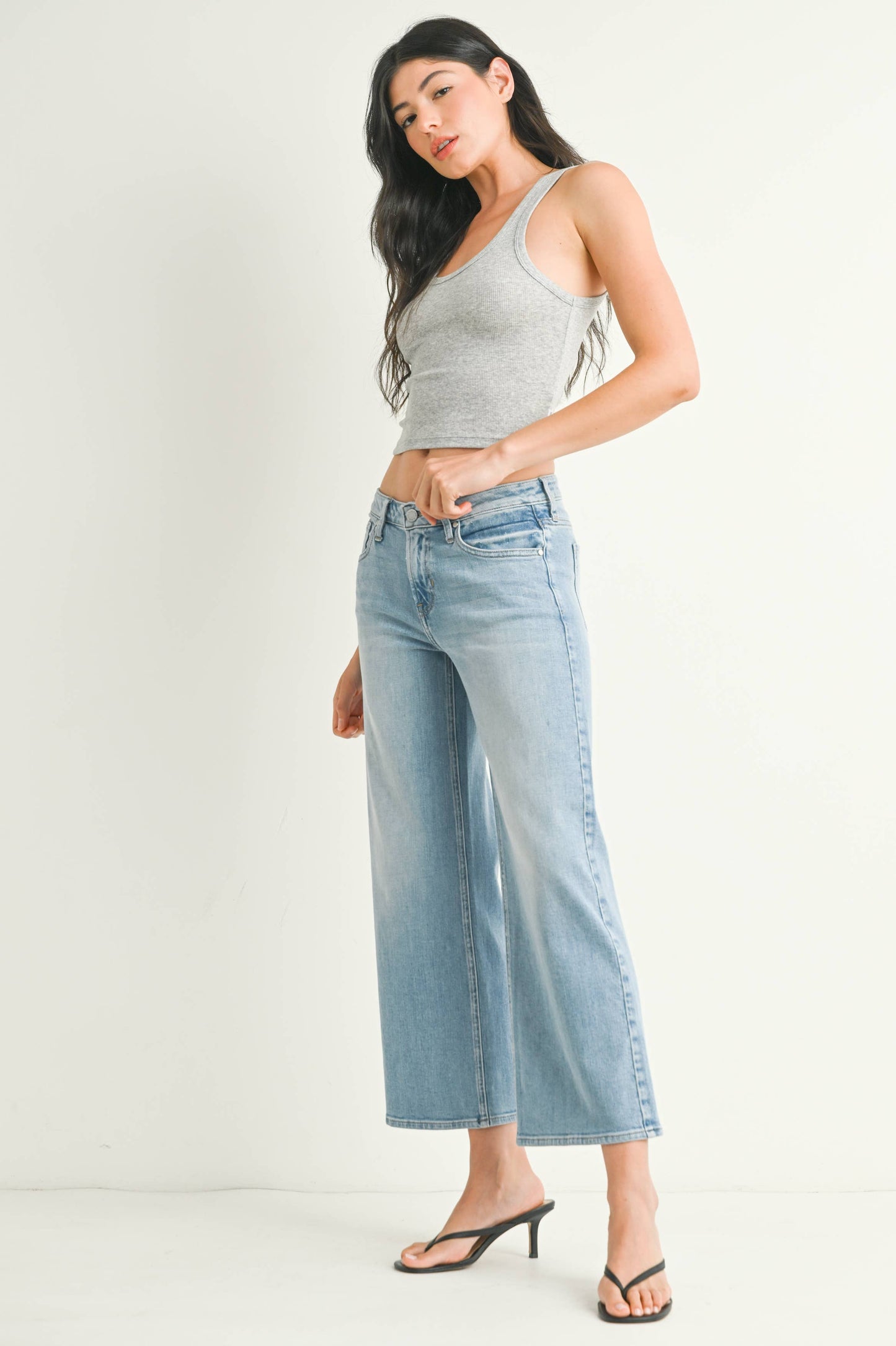 Mid Rise Slim Wide Leg Jeans - Light Wash
