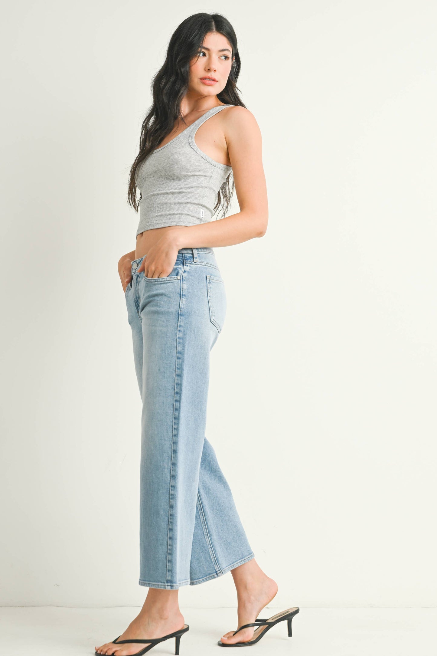 Mid Rise Slim Wide Leg Jeans - Light Wash